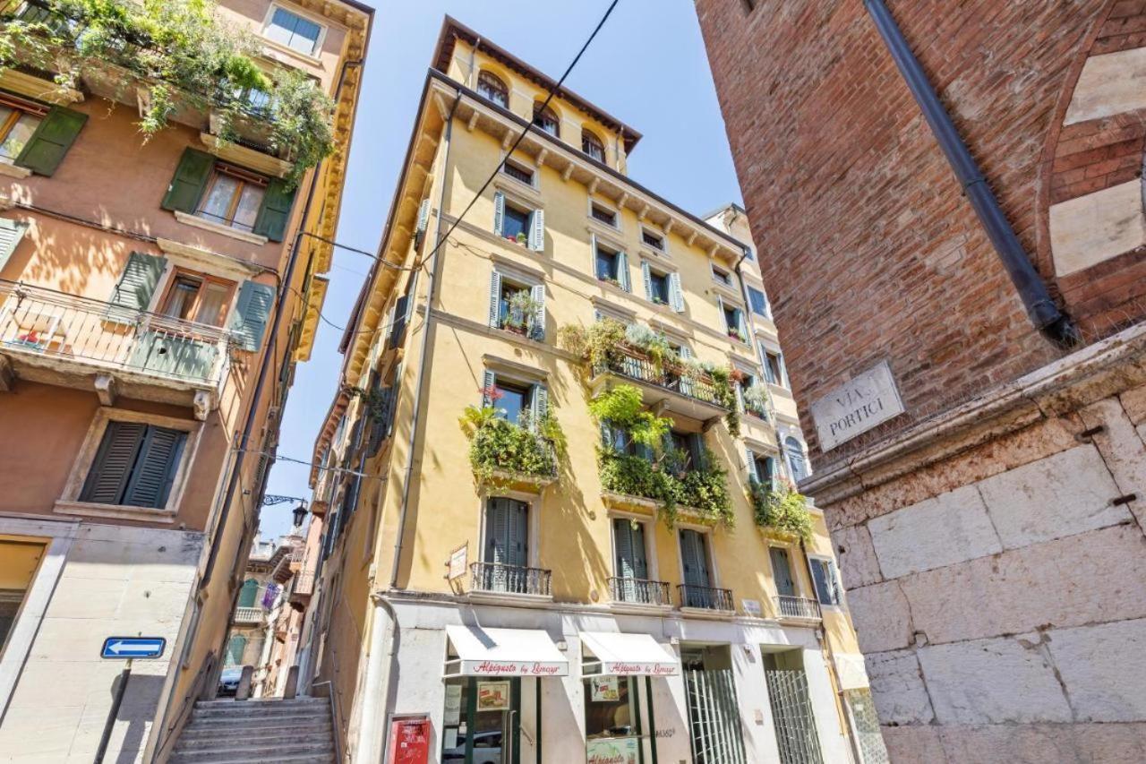 Verona Centro Piazza Erbe Экстерьер фото
